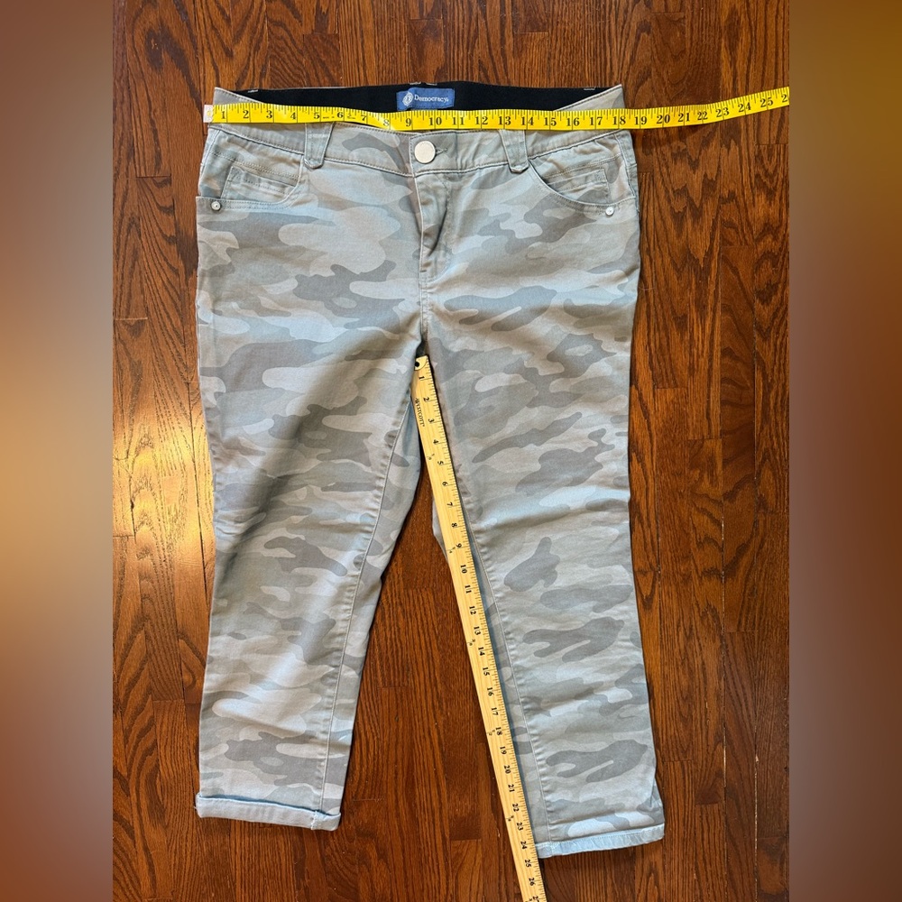 Democracy “Ab” Solution Camo Pants.  Size 16W.